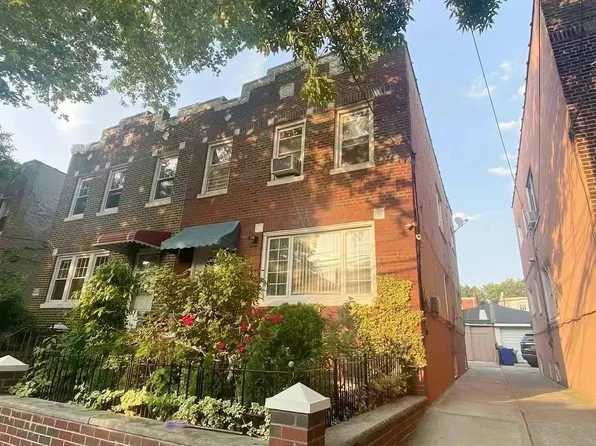 3119 98th St, East Elmhurst, NY 11369