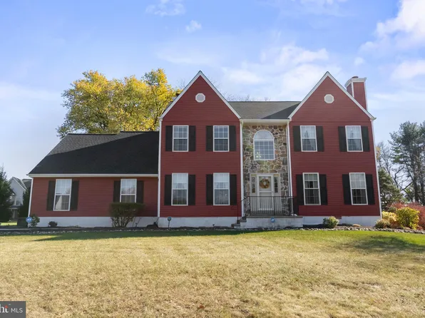 105 Hart Dr, Avondale, PA 19311