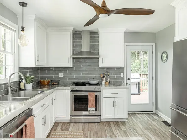 961 Carlin Dr, Goodlettsville, TN 37072
