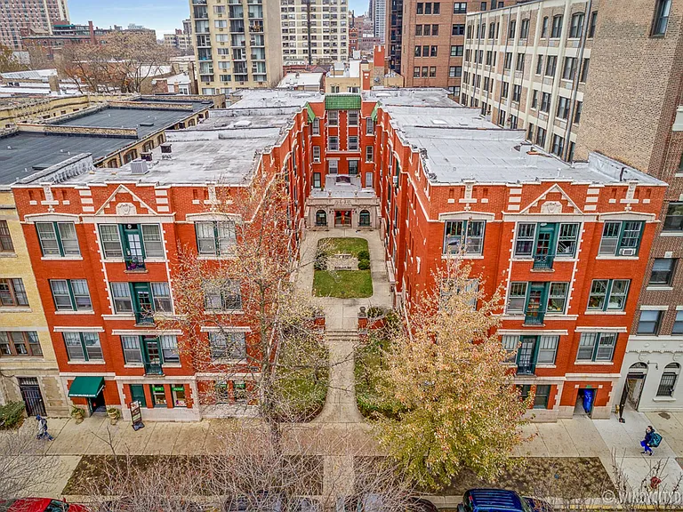428-36 W. Surf — Photo 1