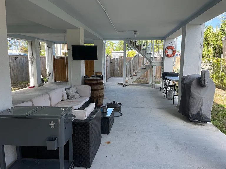 H16 Miriam St — Photo 27