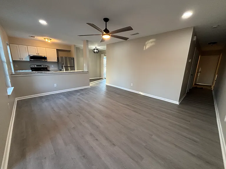 9 Adams Cir #A — Photo 7