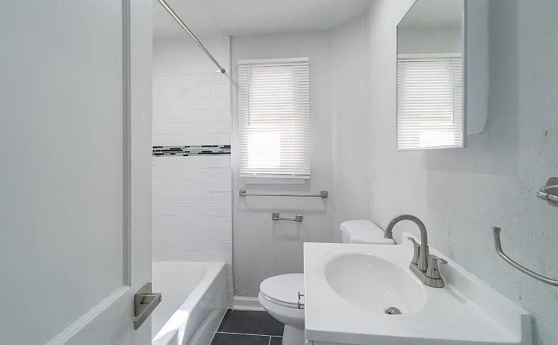 2 bed, 1220 sqft, $1,400 — Photo 3