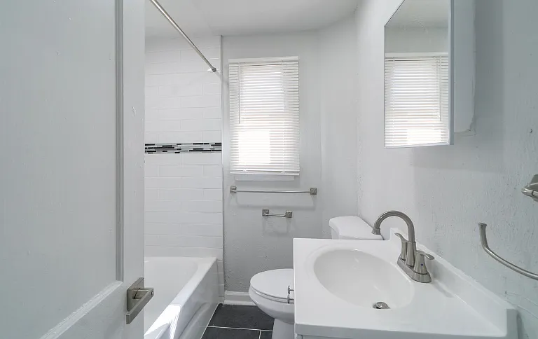 120 Yorke St #7 — Photo 2