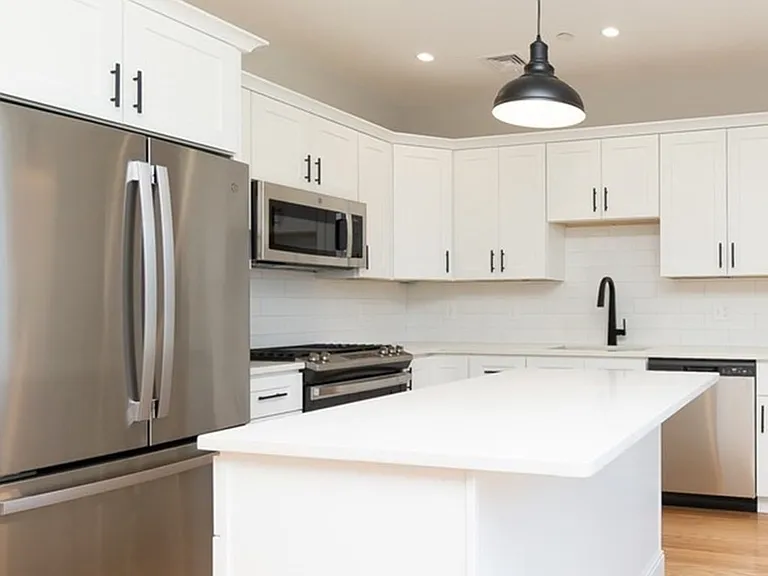 123 Centre St #8 — Photo 10