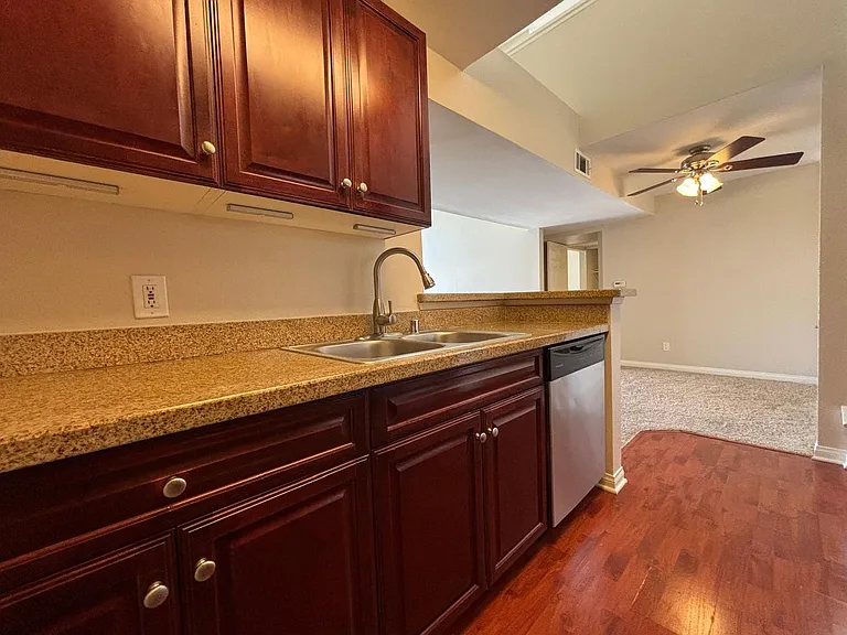 21450 Burbank Blvd #301 — Photo 11
