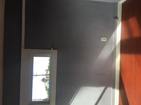 213 E 51st St Floor 2, Los Angeles, CA 90011