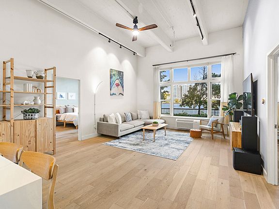 4th image of 1500 Washington St APT 1L