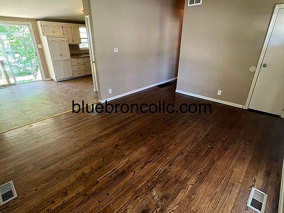 3rd image of 8606 E 93rd Ter