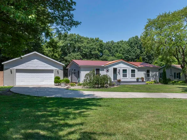 27683 Plainfield Dr, Elkhart, IN 46514