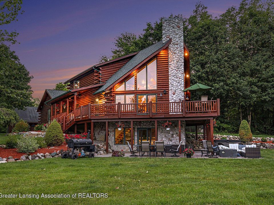 1st image of 1110 White Birch Trl