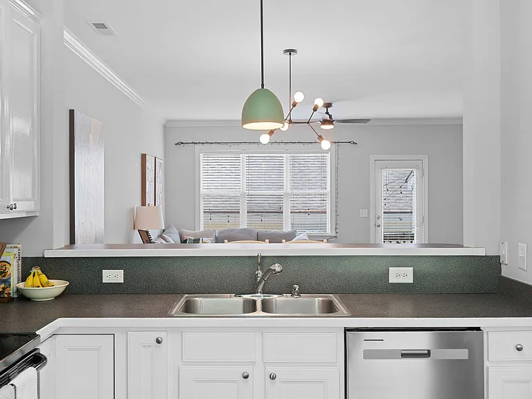 1540 N Duke St — Photo 10