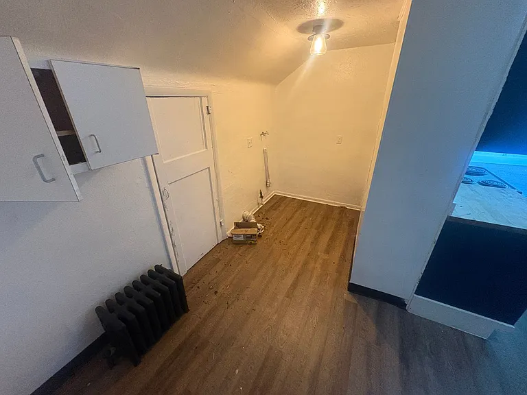 726 Large Ave — Photo 17