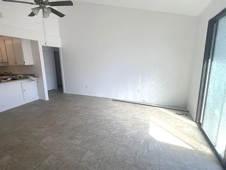 10387 S White Rock Rd #B — Photo 9