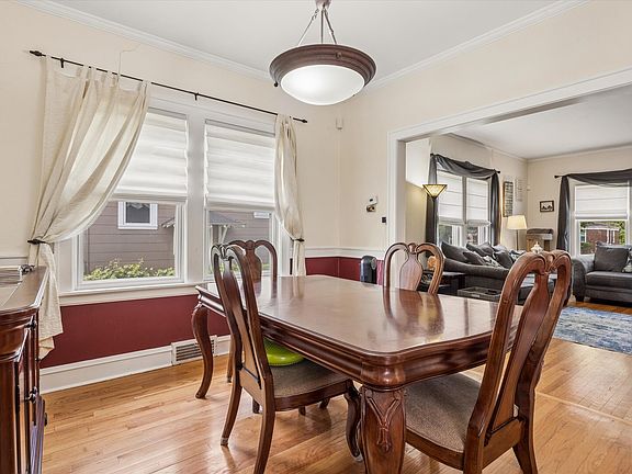 5th image of 721 N Brainard Ave