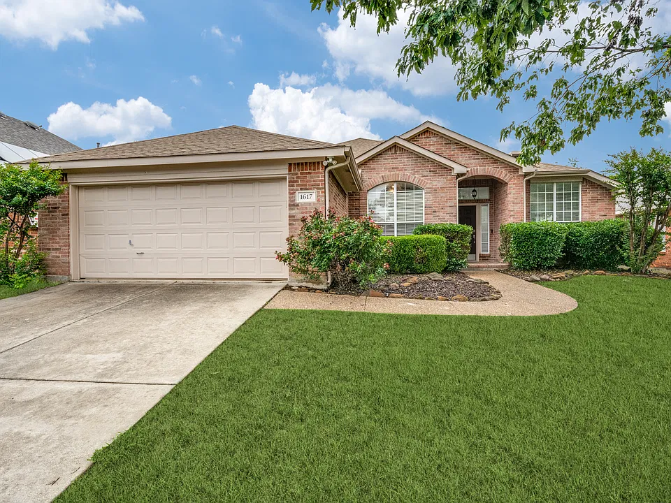 1617 Redwood Dr