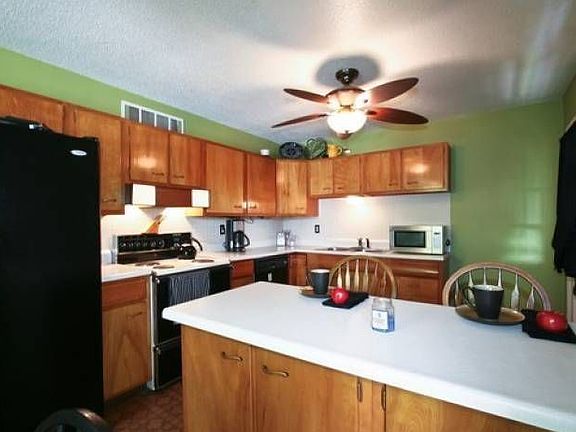Kitchen includes Breakfas
