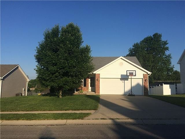 1st image of 3106 S 34th Ter