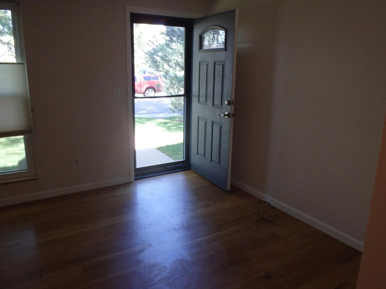 2 bed, 1000 sqft, $2,000 — Photo 2