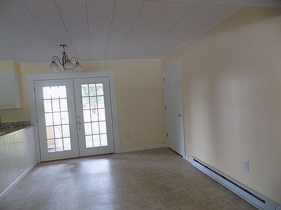 4th image of 14 Brookside Dr