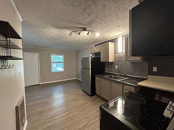5th image of 1120 Stewart St APT 4