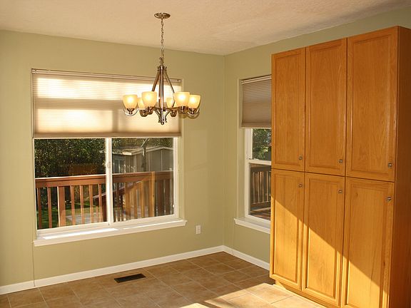 4th image of 16405 NE 65th Cir