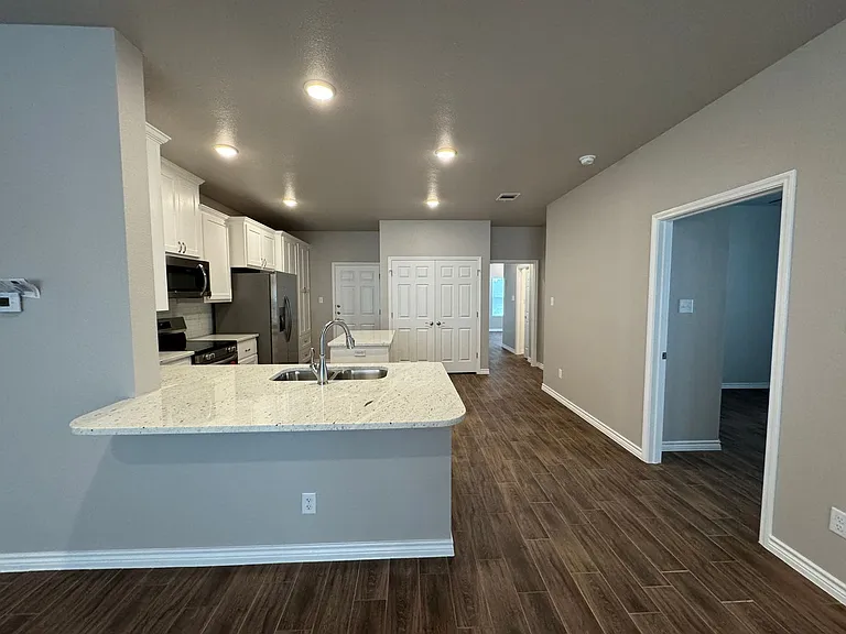 5403 Rose Garden Loop — Photo 7