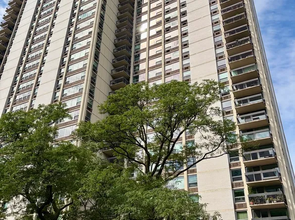1255 N Sandburg Ter Unit 2304E, Chicago, IL 60610