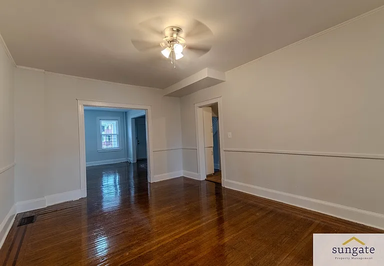 348 E University Pkwy — Photo 12