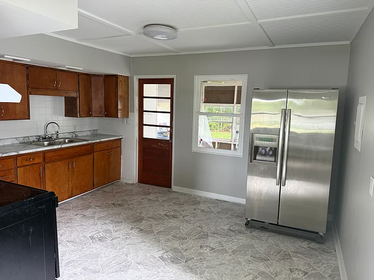 2300 Flint Hills Dr — Photo 5
