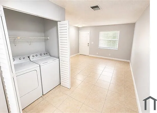 6912 N 22nd St #D — Photo 2