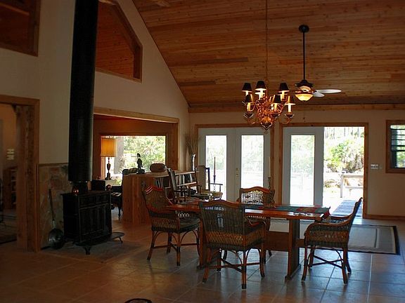 Spacious Dining Area