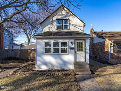 615 N 7th St, Grand Forks, ND, 58203