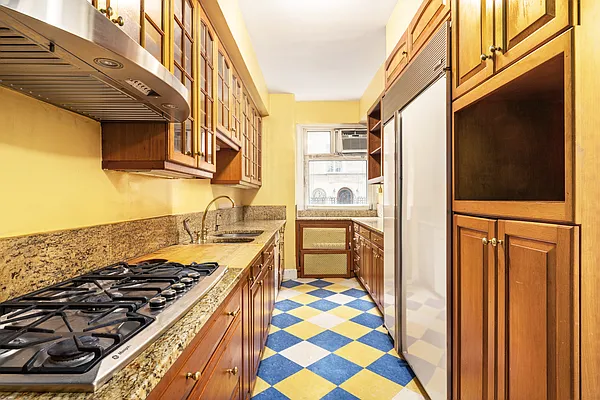 Sold by Douglas Elliman | media 22