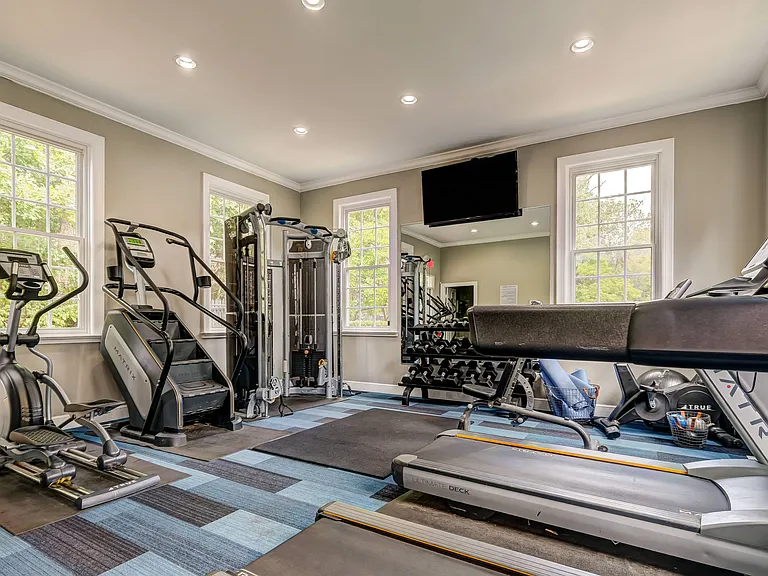The Residence at Christopher Wren Apartments — Photo 34