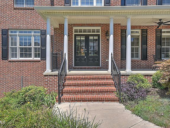 2nd image of 9 Wayland Ct