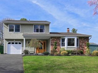 29 Gladstone Dr, East Brunswick, NJ 08816