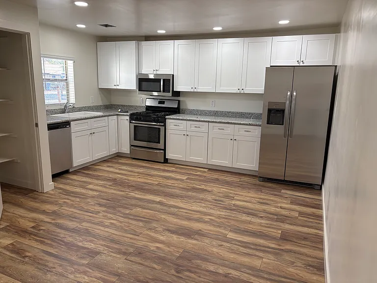 37 W Park Ave — Photo 6
