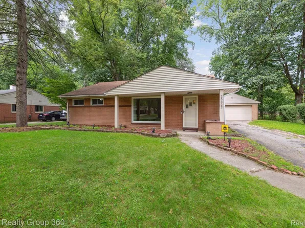 25322 Kildare St, Southfield, MI 48033