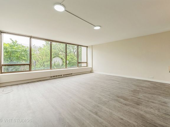4th image of 2800 N Lake Shore Dr APT 308