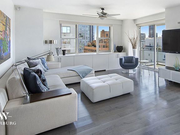 2nd image of 931 Lexington Ave #19L