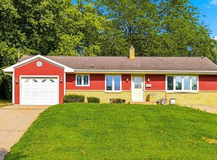 360 Julien Dubuque Dr, Dubuque, IA 52003