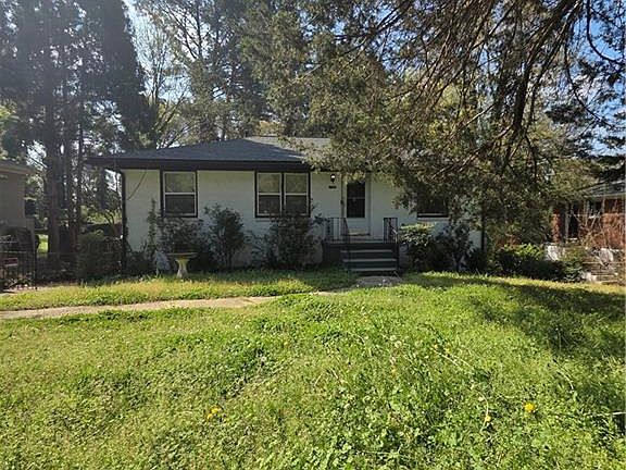 3rd image of 1755 McKenzie Dr