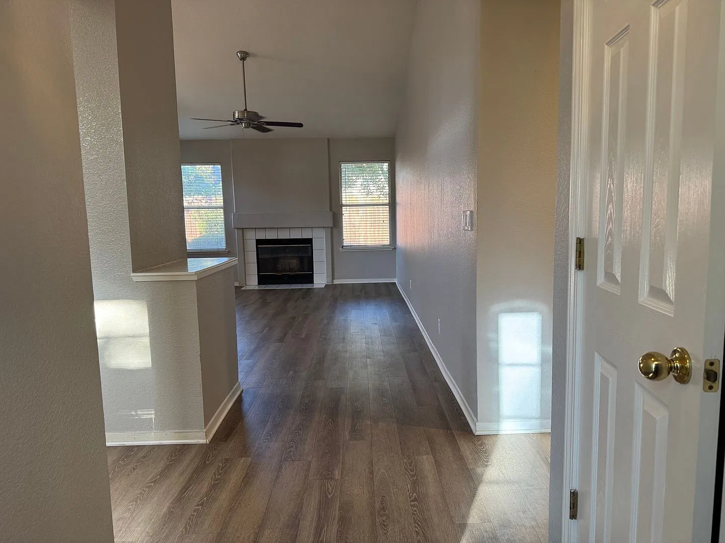 Antelope home with 3 car garage and gardener included — Photo 2