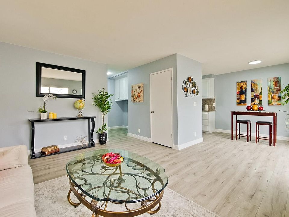 1st image of 401 Capricorn Ct