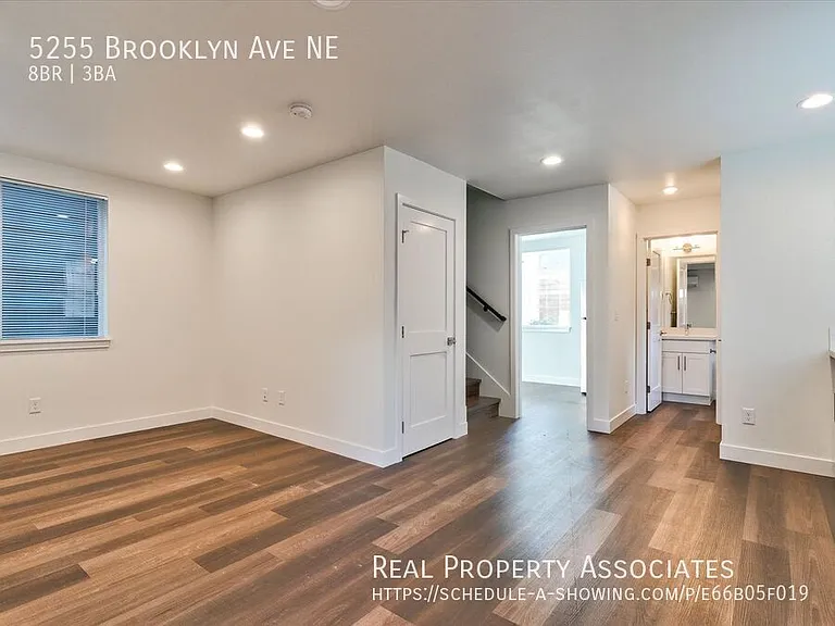 5255 Brooklyn Ave NE — Photo 2
