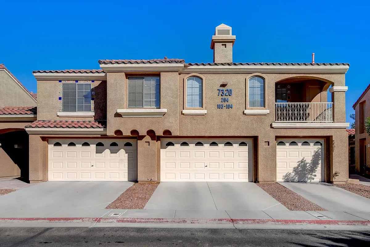 2 bed, 2.0 bath, 1083 sqft, $1,750 — Photo 1
