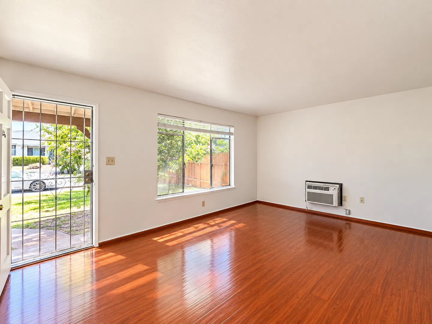 Charming South Natomas 3bd/1ba Home! — Photo 3