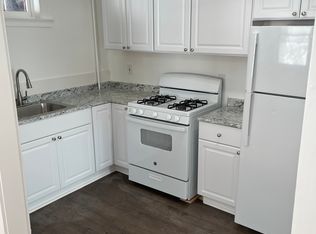 11 Van Vechten St #11B, Cohoes, NY 12047