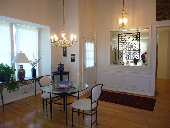 Bay window in Dining area open to Living room